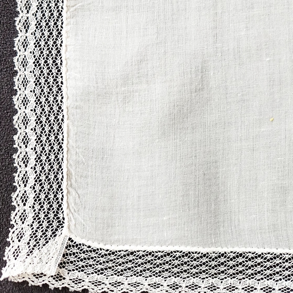 TINY DELICATE FRENCH LACE HANDKERCHIEF